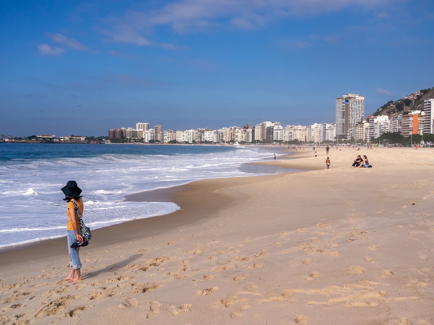 Copacabana am Vormittag, Strand und Häuserzeile